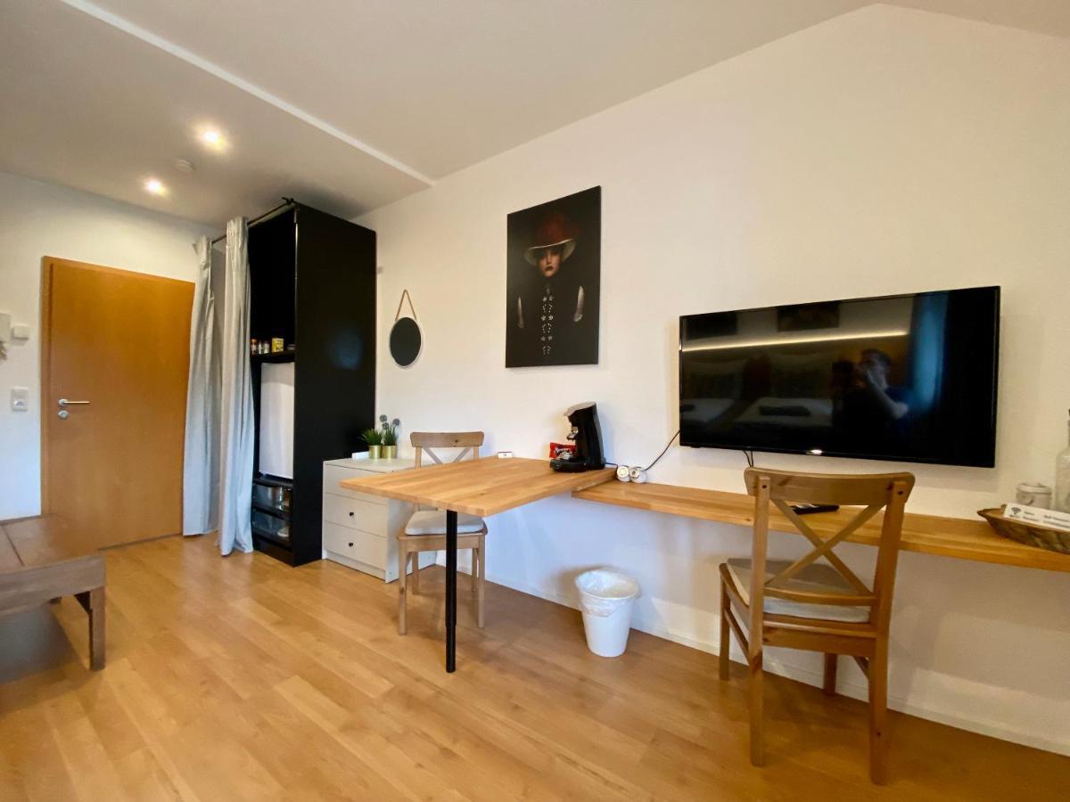 Komfortables Doppelzimmer In Kehl Goldscheuer - 1A Guesthouse Esterno foto