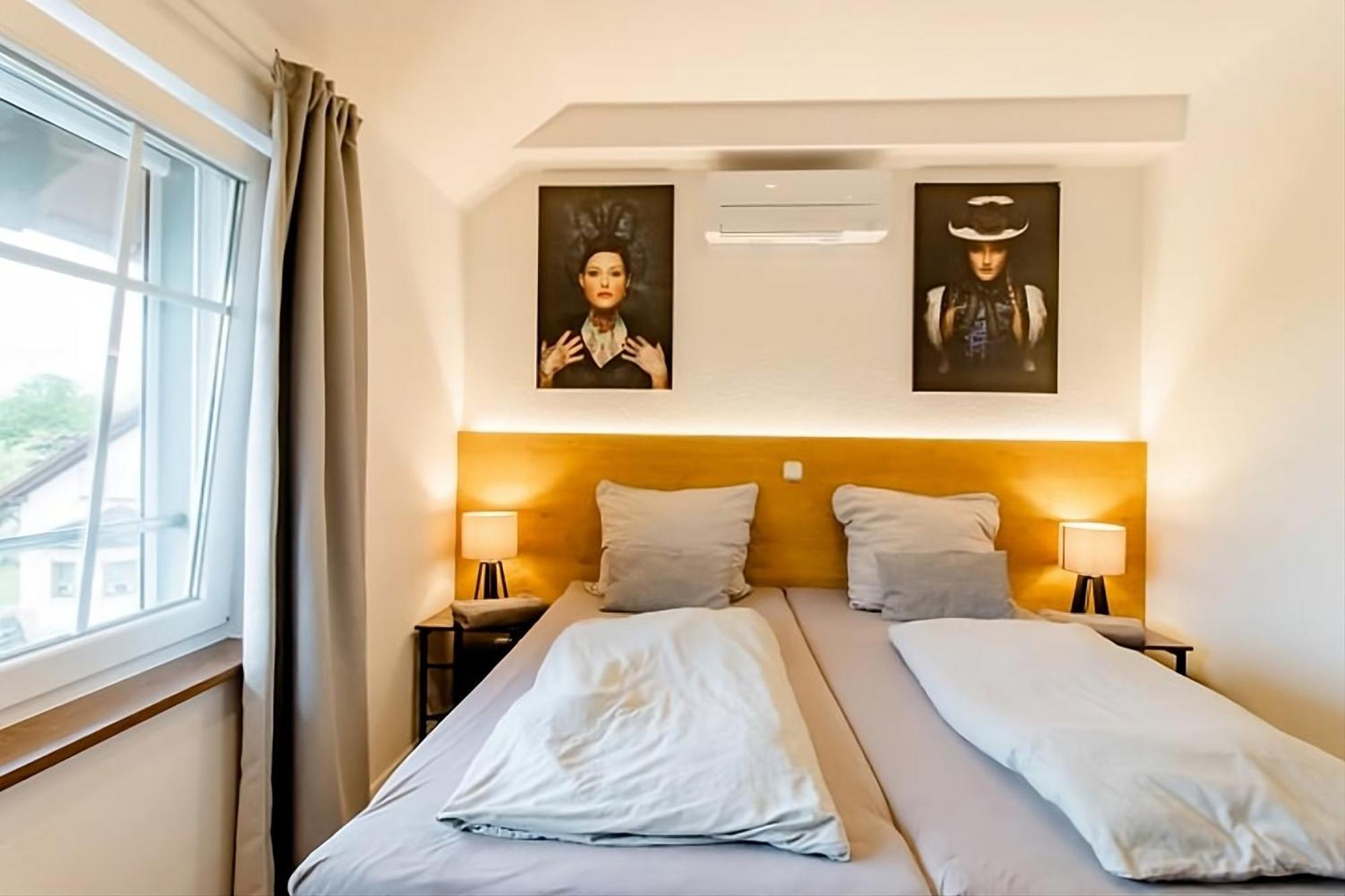 Komfortables Doppelzimmer In Kehl Goldscheuer - 1A Guesthouse Esterno foto